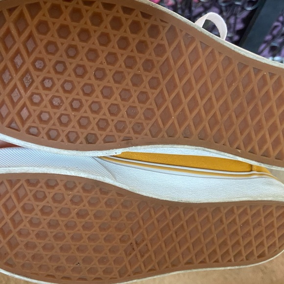 Vans - Picture 2 of 3